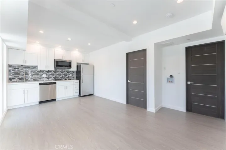 6845 Haskell Avenue, Lake Balboa, California 91406