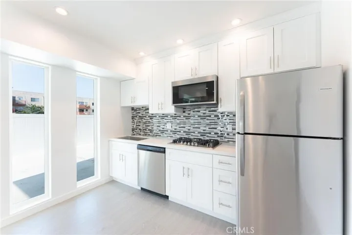 6845 Haskell Avenue, Lake Balboa, California 91406