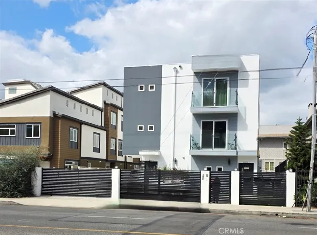 6845 Haskell Avenue, Lake Balboa, California 91406