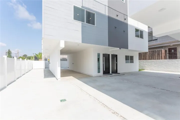 6845 Haskell Avenue, Lake Balboa, California 91406