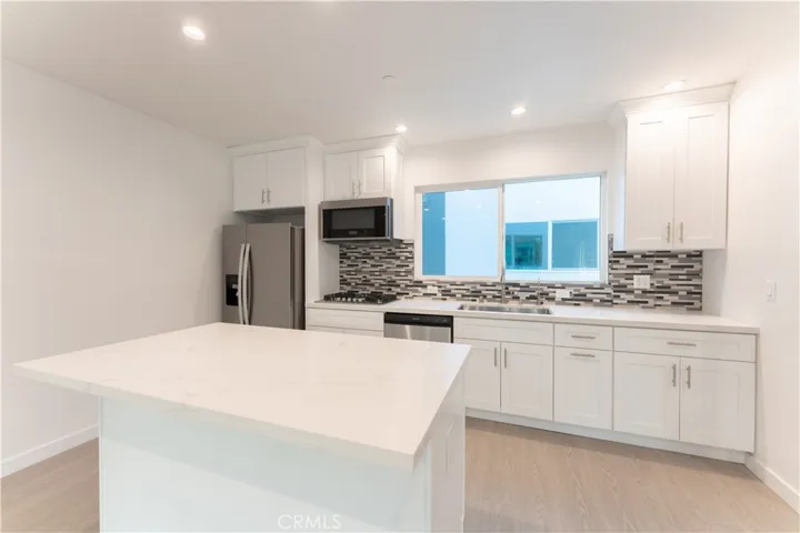 6845 Haskell Avenue, Lake Balboa, California 91406