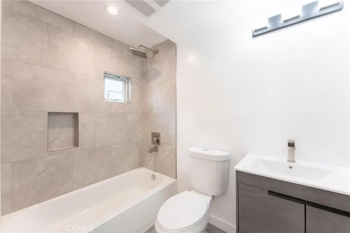6845 Haskell Avenue, Lake Balboa, California 91406