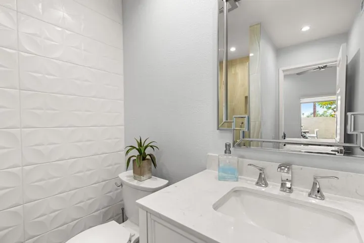 Arenas 8.jpg-2025-6-19 20.46.16