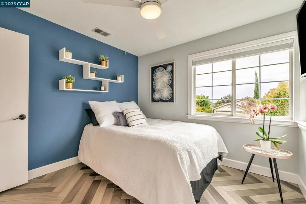 2207 Bridgeport Way, Martinez, California 94553 home-pic-21