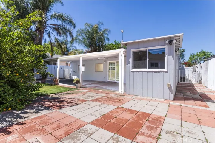 22152 Schoolcraft Street, Canoga Park, California 91303