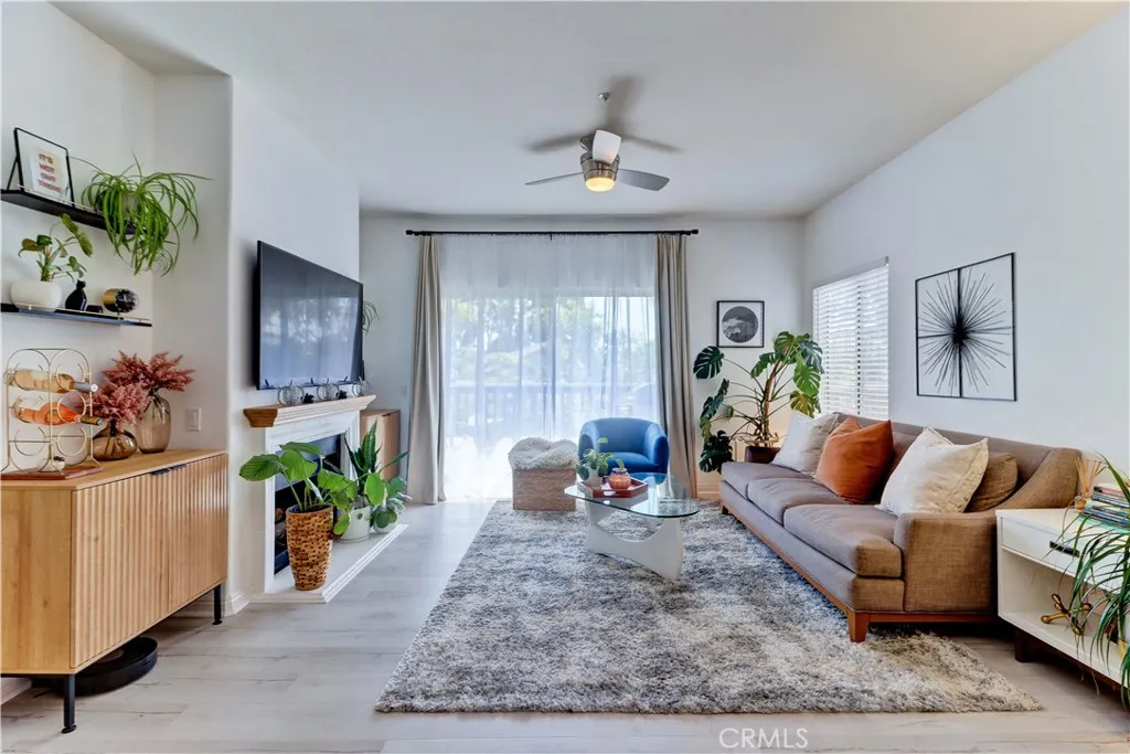 2960 Champion Way 1814, Tustin, California 92782 home-pic-0