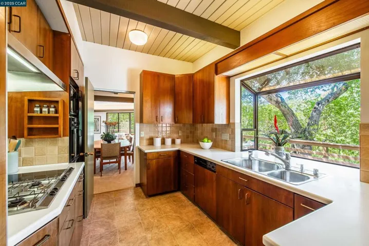 1275 Panorama Drive, Lafayette, California 94549