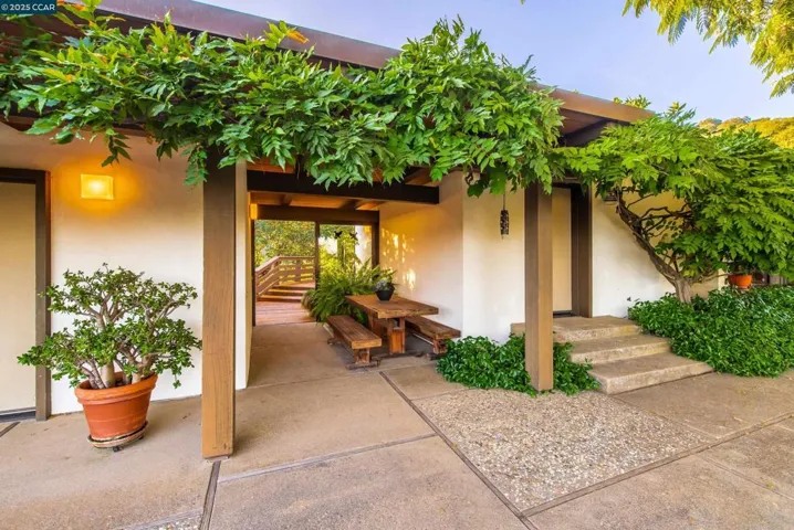 1275 Panorama Drive, Lafayette, California 94549