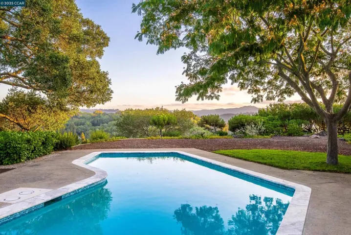 1275 Panorama Drive, Lafayette, California 94549