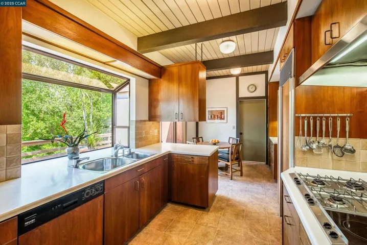 1275 Panorama Drive, Lafayette, California 94549