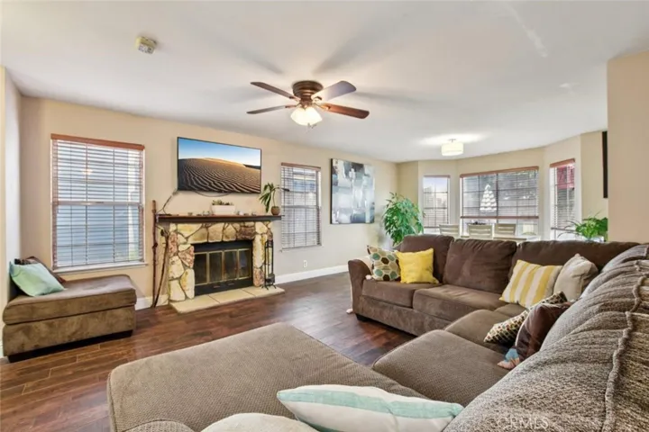 989 Northgate Drive, Yuba City, California 95991