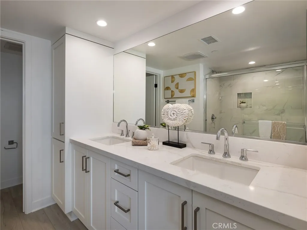 121 E 223rd Street 3, Carson, California 90745 home-pic-16