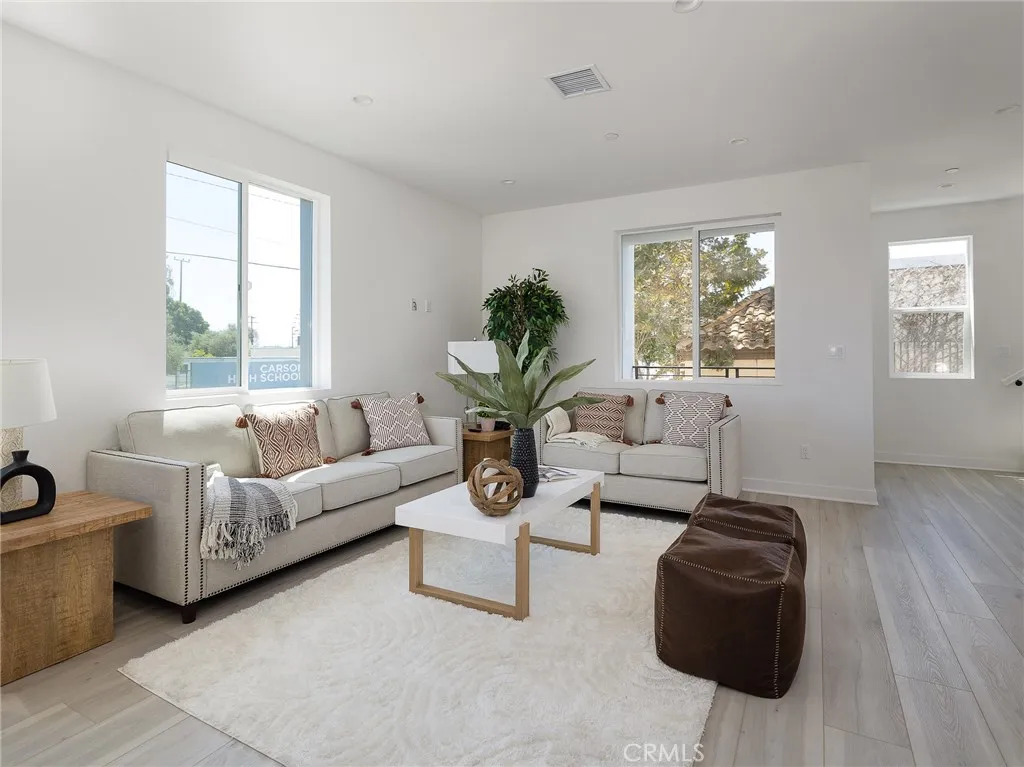 121 E 223rd Street 1, Carson, California 90745 home-pic-6