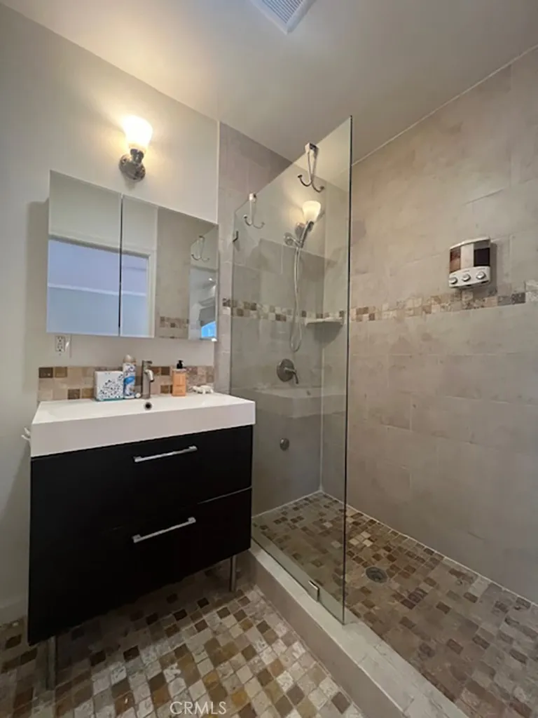 5744 Stansbury, Sherman Oaks, California 91401 home-pic-20