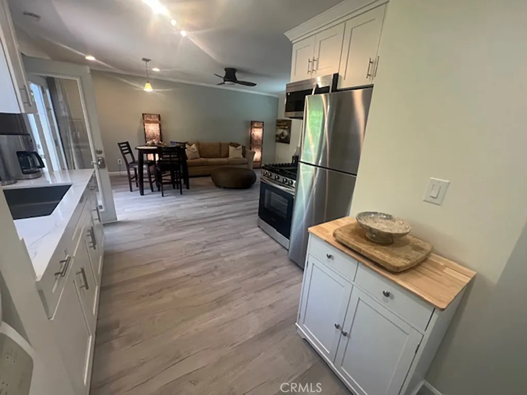 5744 Stansbury, Sherman Oaks, California 91401 home-pic-21