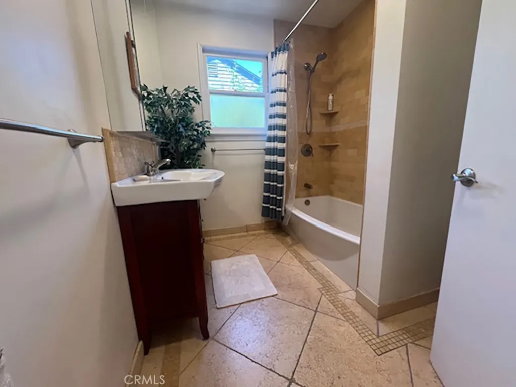 5744 Stansbury, Sherman Oaks, California 91401 home-pic-8
