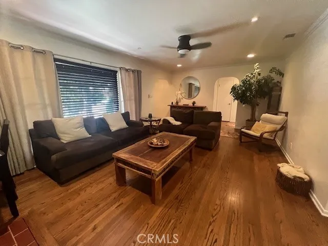 5744 Stansbury, Sherman Oaks, California 91401 home-pic-2