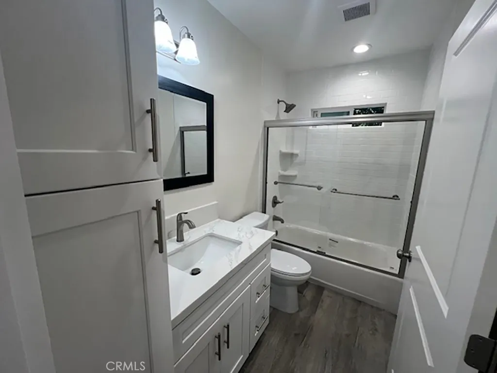5744 Stansbury, Sherman Oaks, California 91401 home-pic-25