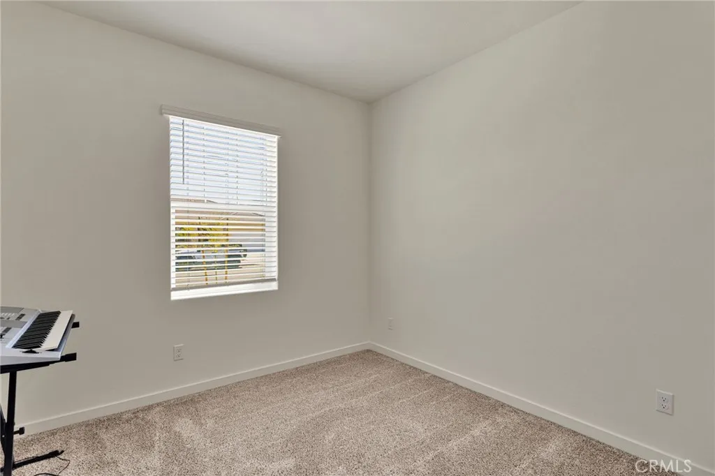 12332 Gold Dust Way, Victorville, California 92392 home-pic-22