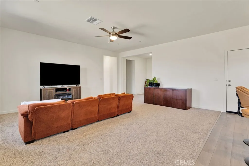 12332 Gold Dust Way, Victorville, California 92392 home-pic-6