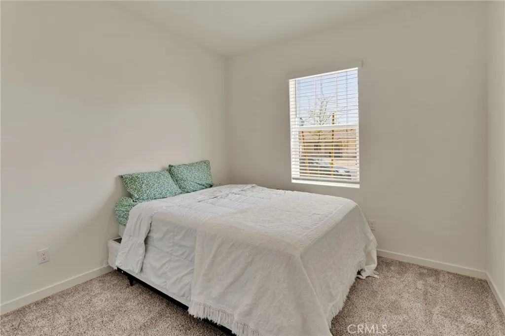 12332 Gold Dust Way, Victorville, California 92392 home-pic-20
