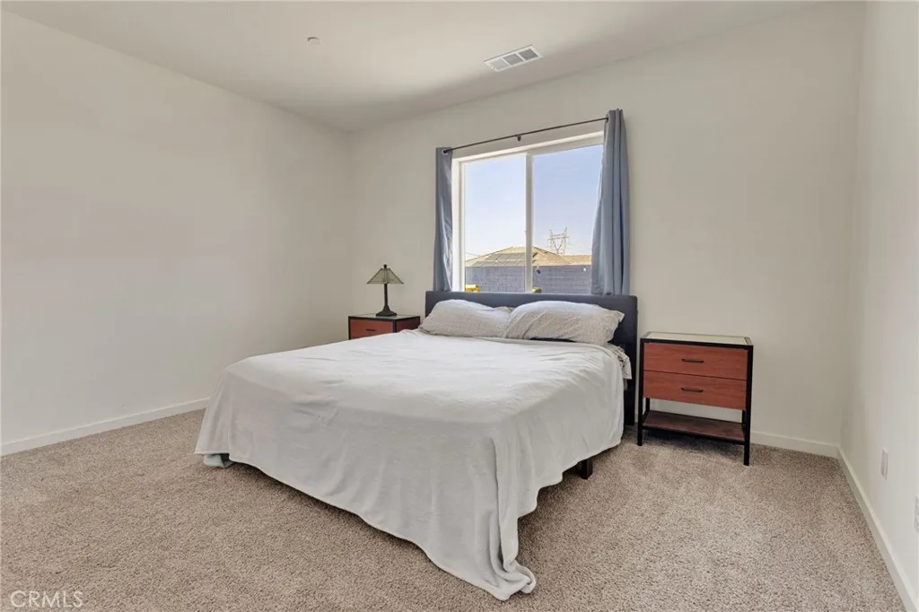 12332 Gold Dust Way, Victorville, California 92392 home-pic-16