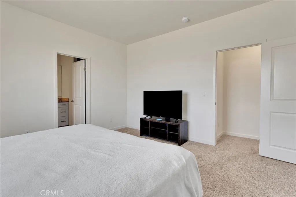 12332 Gold Dust Way, Victorville, California 92392 home-pic-17