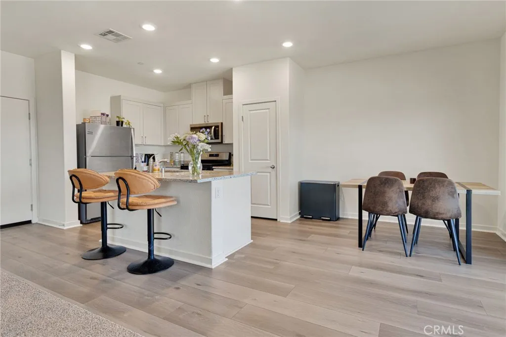 12332 Gold Dust Way, Victorville, California 92392 home-pic-8