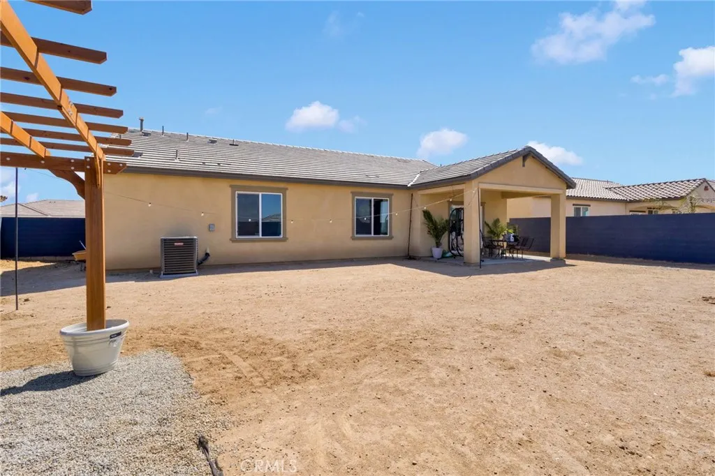 12332 Gold Dust Way, Victorville, California 92392 home-pic-31