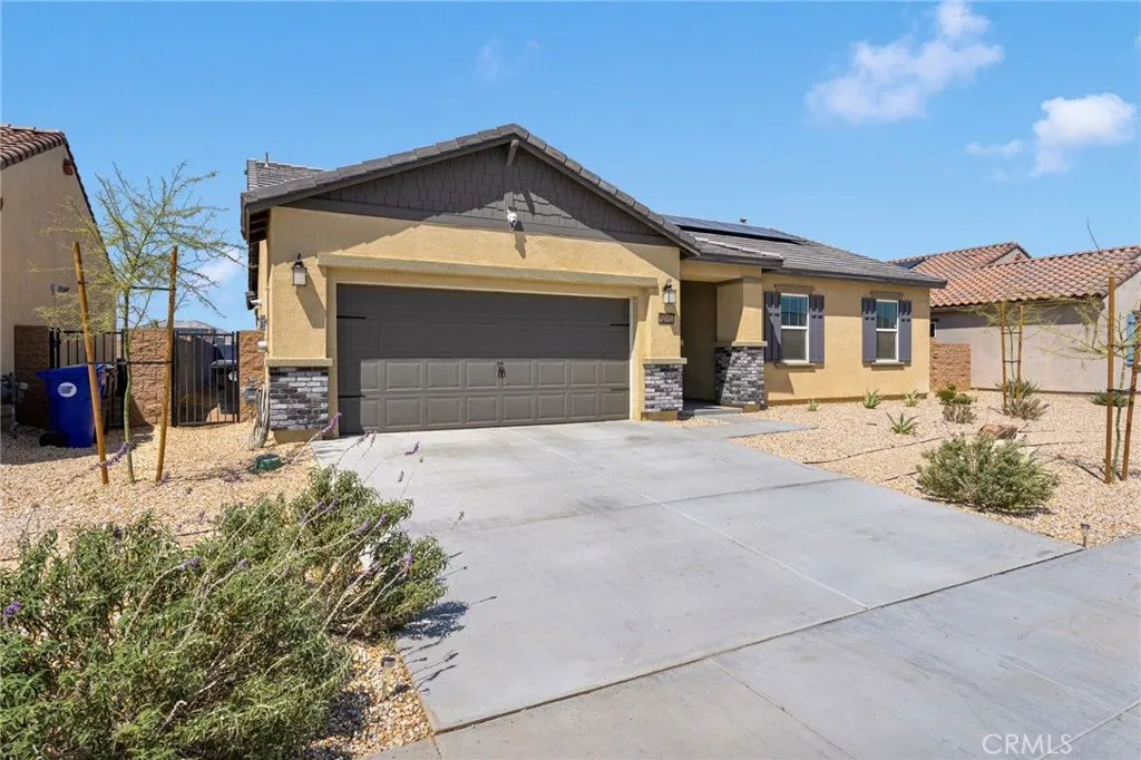 12332 Gold Dust Way, Victorville, California 92392 home-pic-2