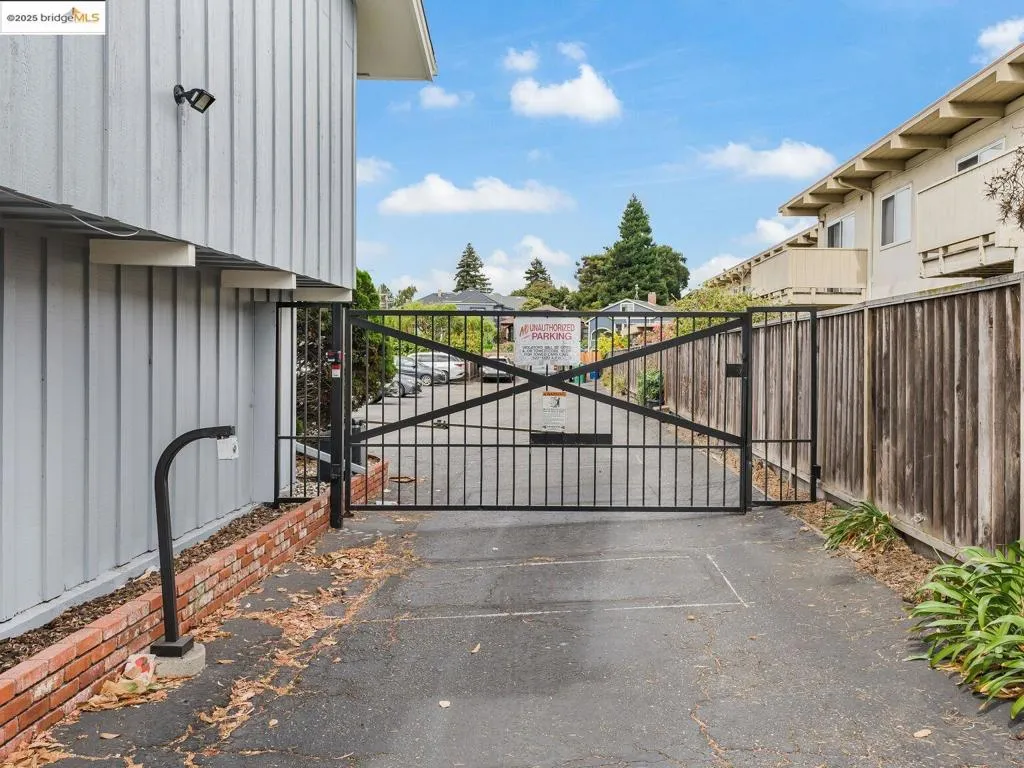 2209 Otis Dr L, Alameda, California 94501 home-pic-34