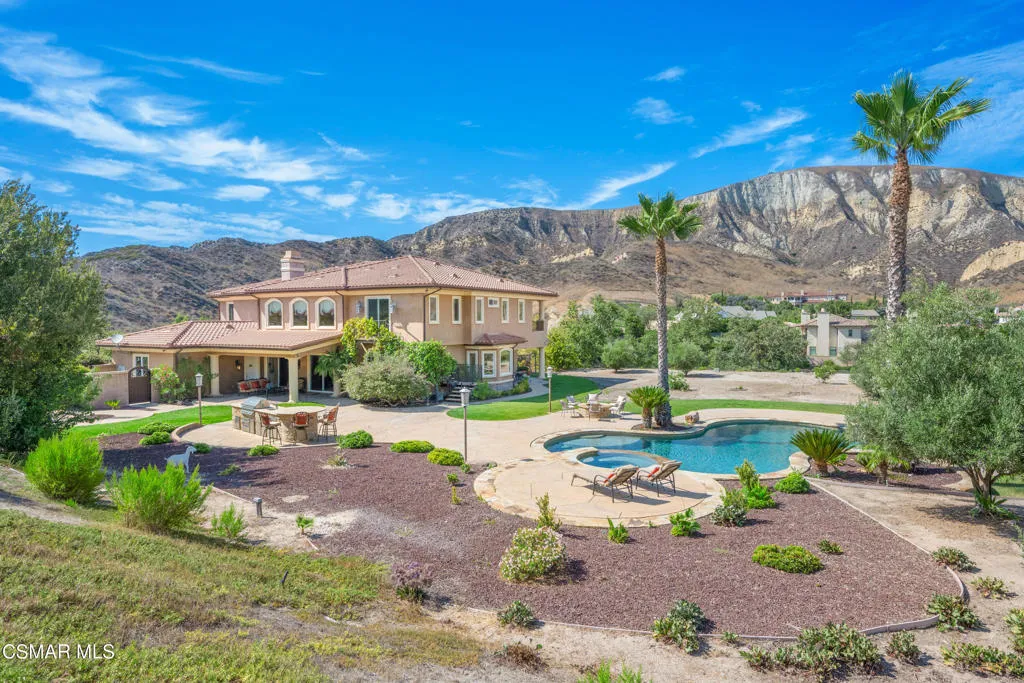 2462 Lost Canyons Drive, Simi Valley, California 93065 home-pic-45