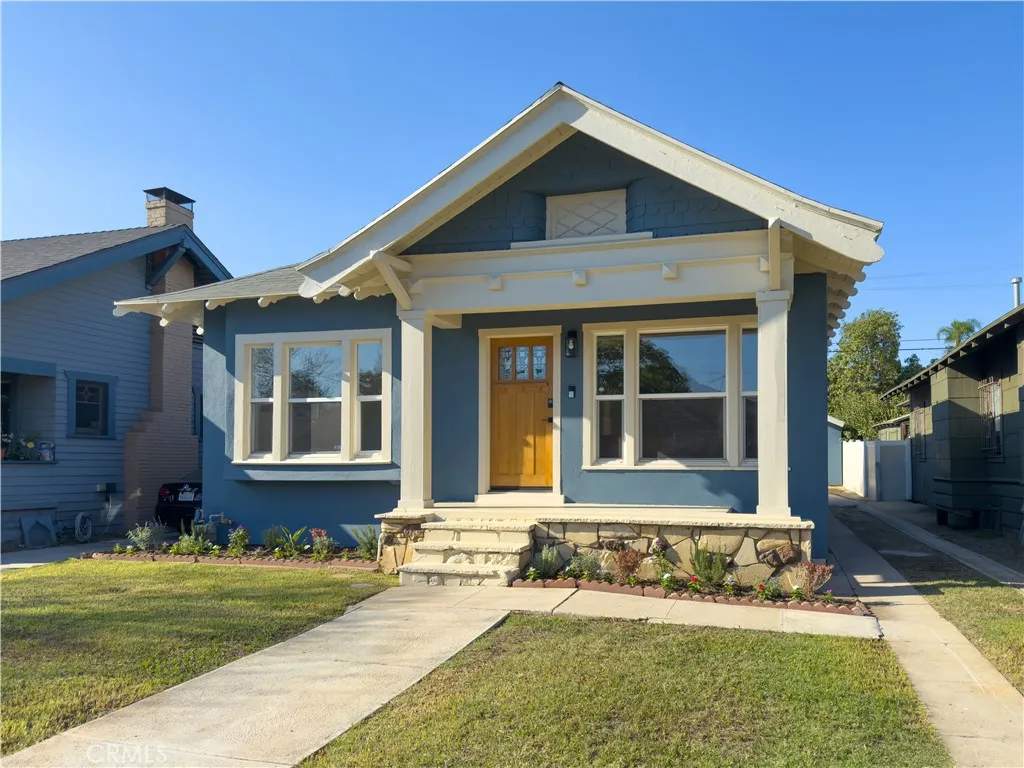 2249 W 30th Street, Los Angeles, California 90018 home-pic-1