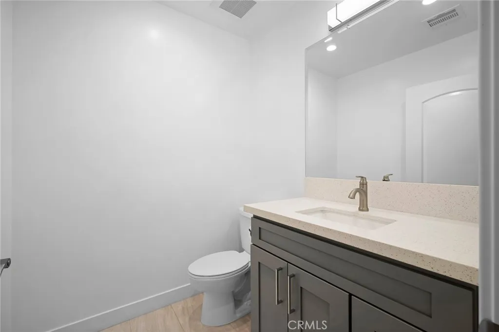 8600 Bluffdale Drive, Sun Valley, California 91352 home-pic-23