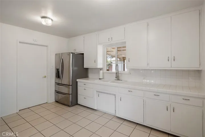 1010 N Sunset Avenue, Azusa, California 91702