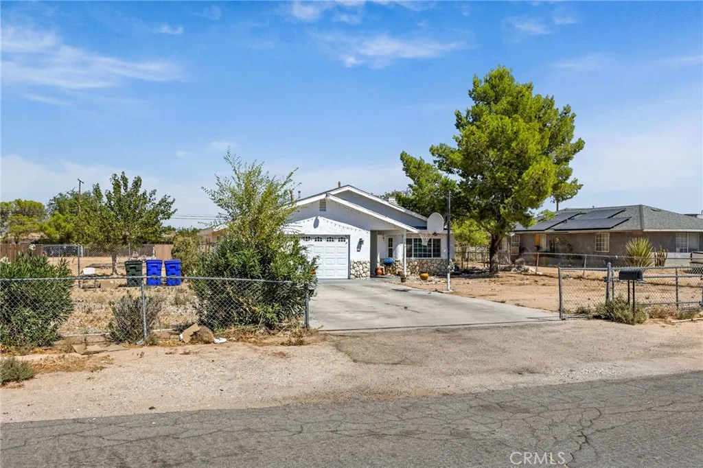 21928 Isatis Avenue, Apple Valley, California 92307 home-pic-2