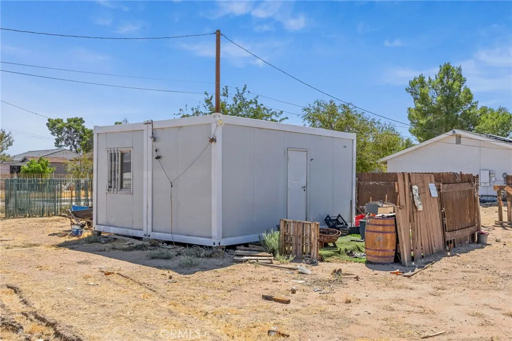 21928 Isatis Avenue, Apple Valley, California 92307 home-pic-33