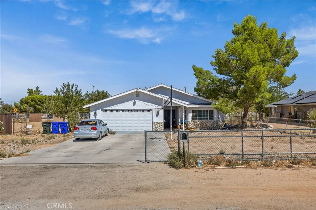 21928 Isatis Avenue, Apple Valley, California 92307 home-pic-0