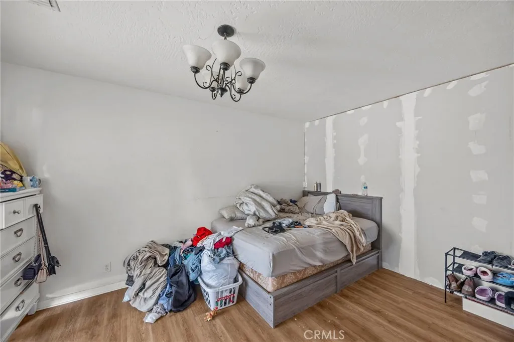 21928 Isatis Avenue, Apple Valley, California 92307 home-pic-17