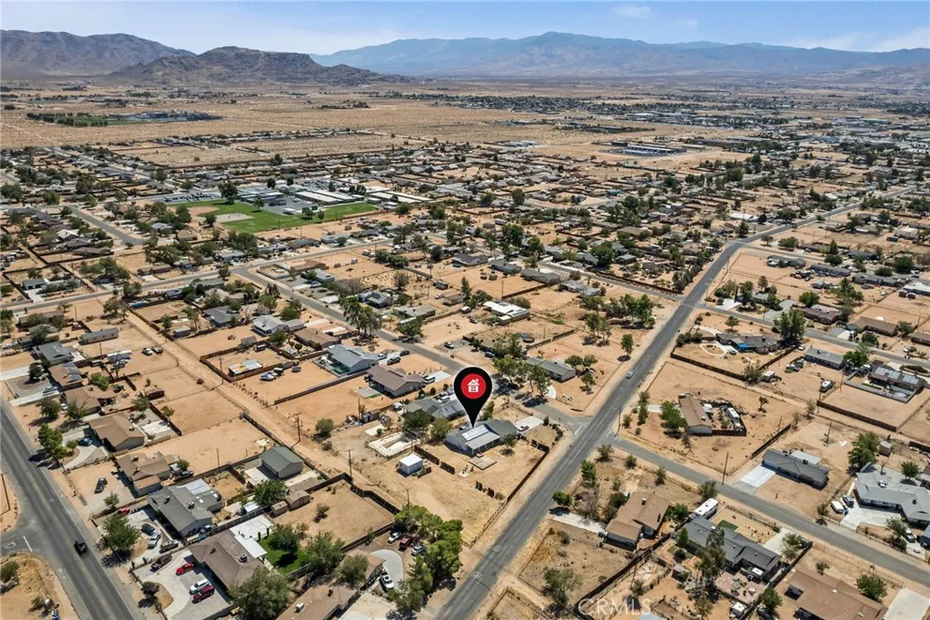 21928 Isatis Avenue, Apple Valley, California 92307 home-pic-41