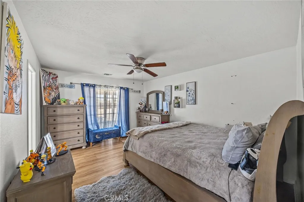 21928 Isatis Avenue, Apple Valley, California 92307 home-pic-19