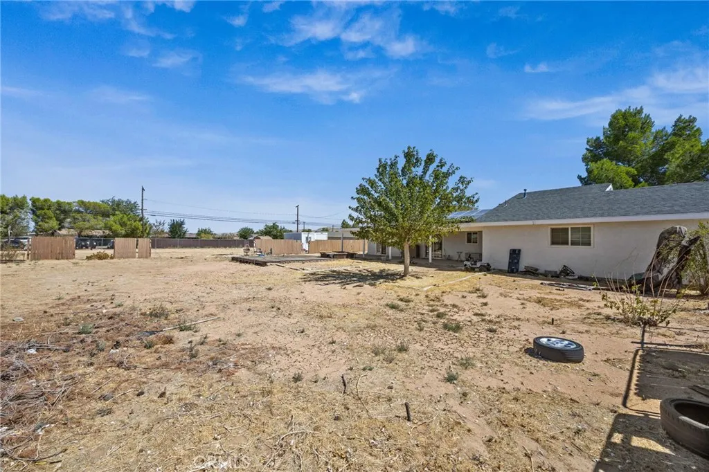 21928 Isatis Avenue, Apple Valley, California 92307 home-pic-28