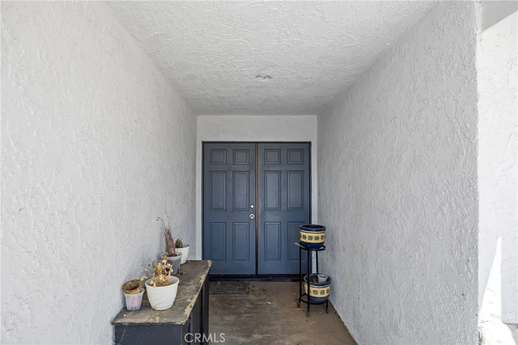 21928 Isatis Avenue, Apple Valley, California 92307 home-pic-6