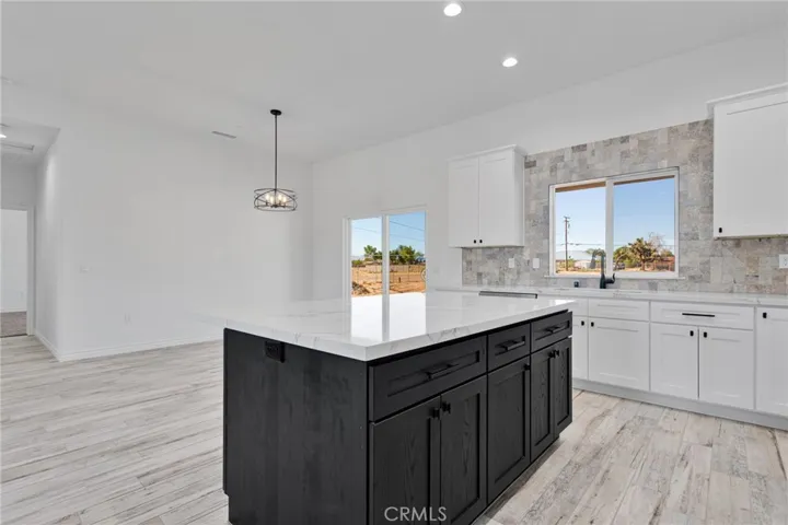 21235 Pine Ridge Avenue, Apple Valley, California 92307