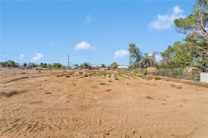 21235 Pine Ridge Avenue, Apple Valley, California 92307
