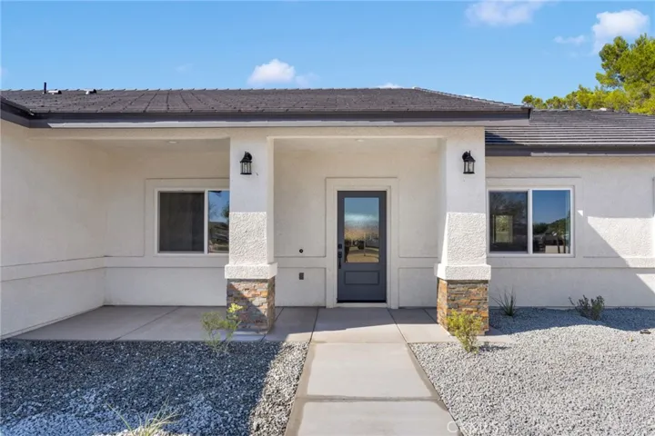 21235 Pine Ridge Avenue, Apple Valley, California 92307