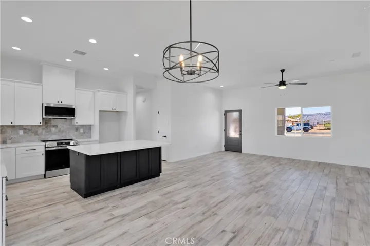21235 Pine Ridge Avenue, Apple Valley, California 92307