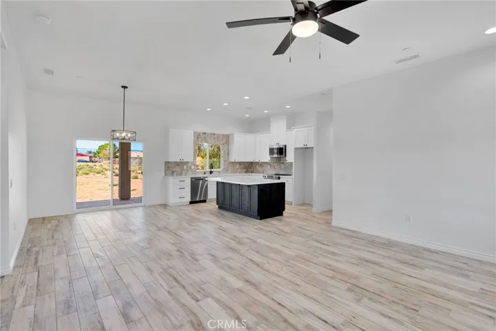 21235 Pine Ridge Avenue, Apple Valley, California 92307