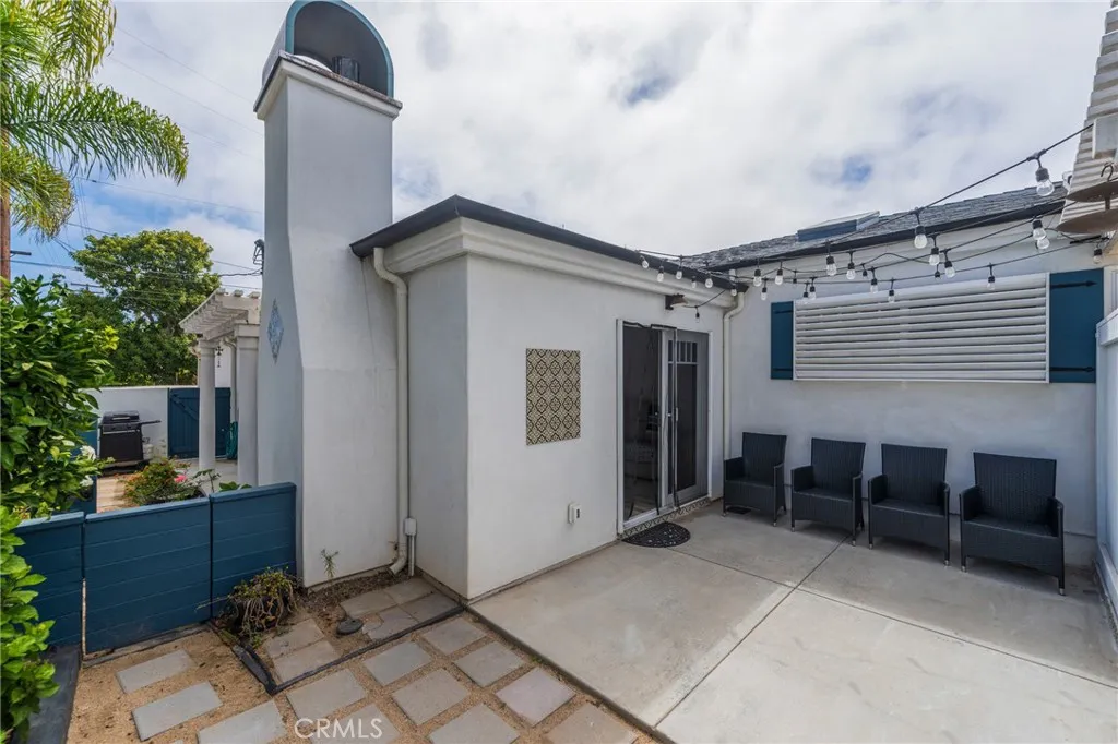 402 Indianapolis Avenue, Huntington Beach, California 92648 home-pic-1
