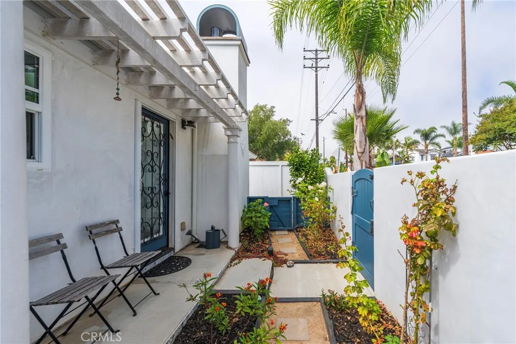 402 Indianapolis Avenue, Huntington Beach, California 92648 home-pic-4